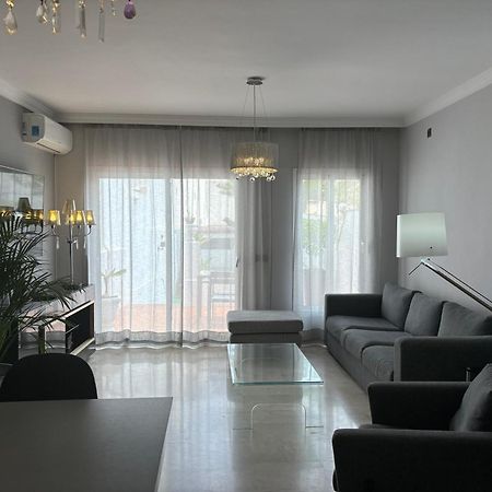 Apartamentos Abril Nerja Exterior foto