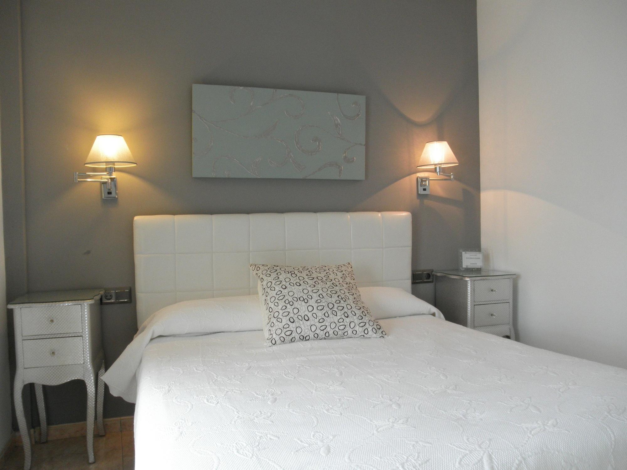 Apartamentos Abril Nerja Exterior foto